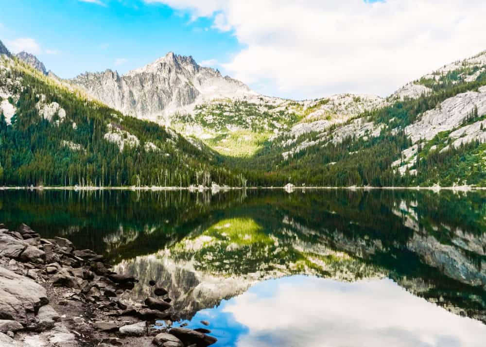 Snow Lakes Trail